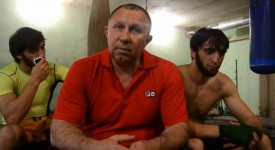 Хусейн Халиев, тренер В. Шадчинев, Хасан Халиев (справа)