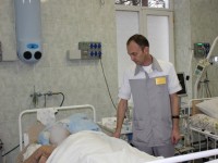 В реанимационном отделении Вадим Чмулев у постели пострадавшего в ДТП